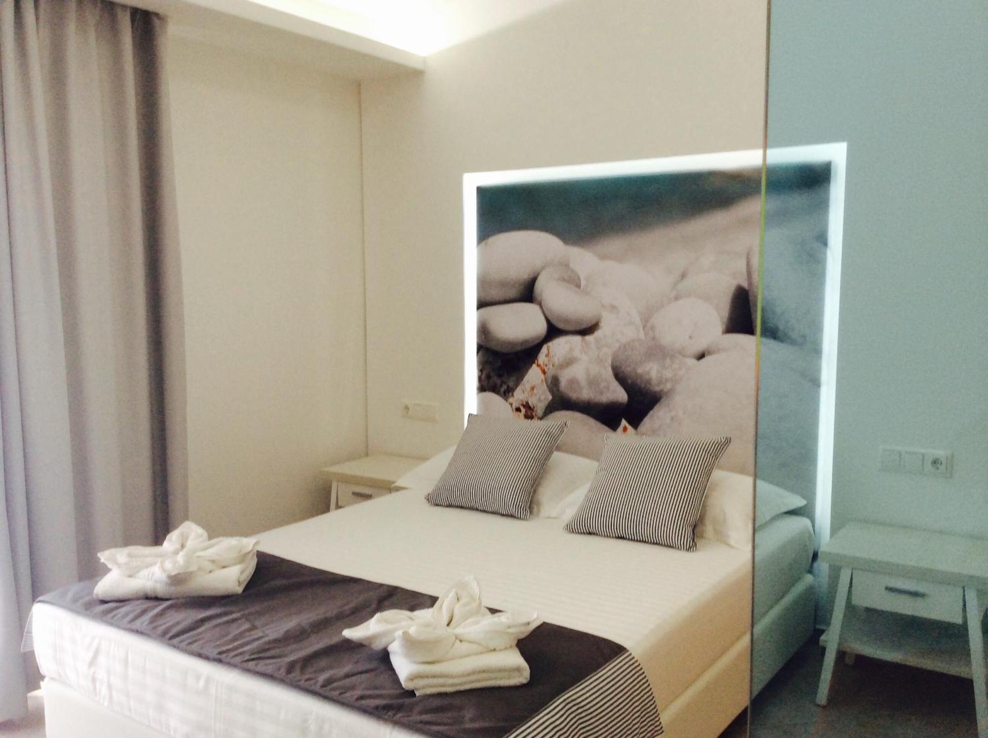 Muses Studios Potos Room photo
